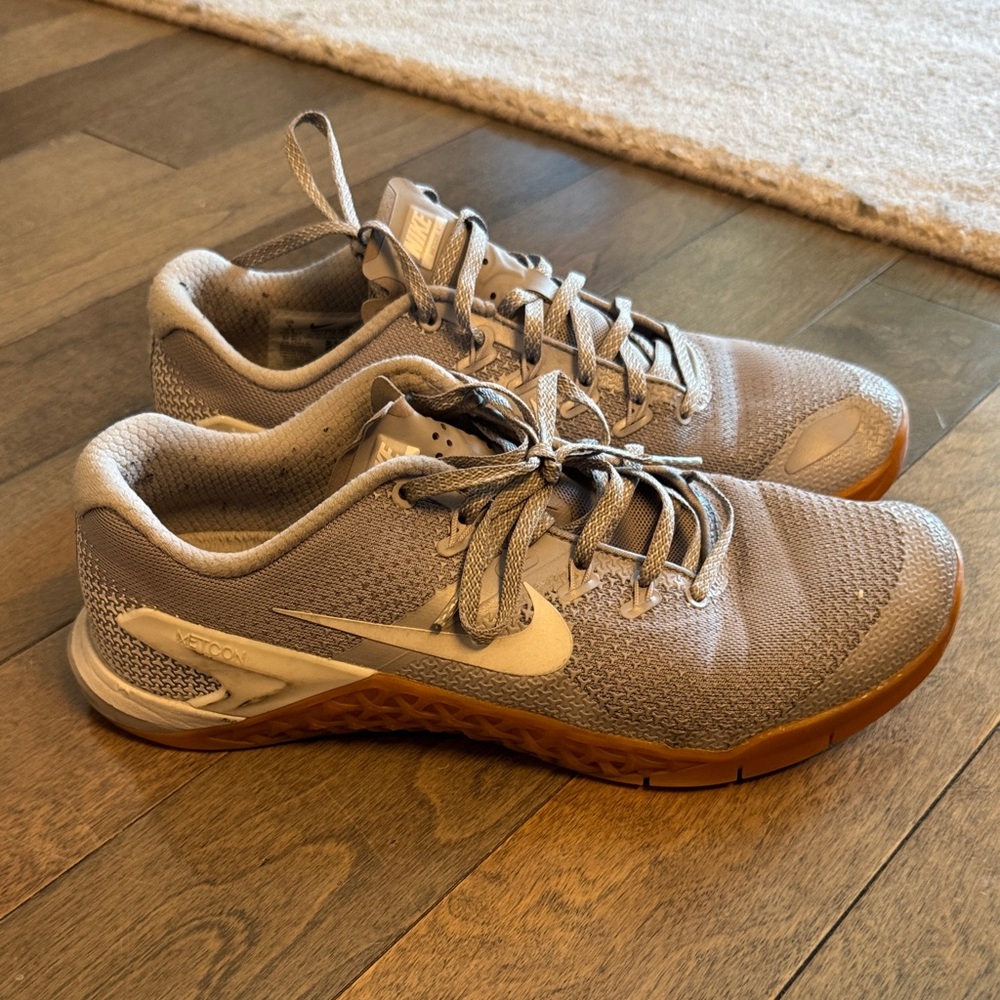 Nike Grey Metcons cross trainers. With gym bottoms.
